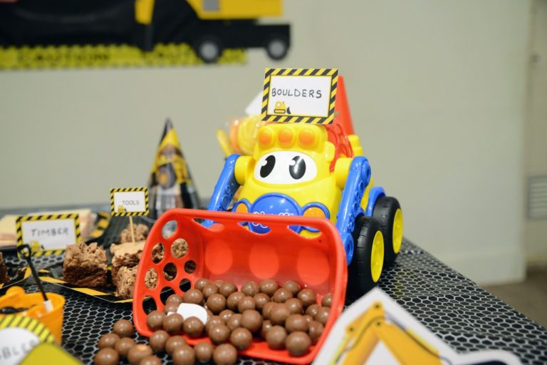 Construction theme party cake table ideas