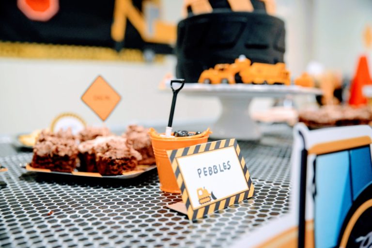 Construction theme party cake table ideas